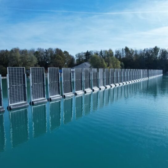 floating-vertical-solar-panels-capture-sun-energy-ponds-lakes-fish-farms-lagoons-designboom-04